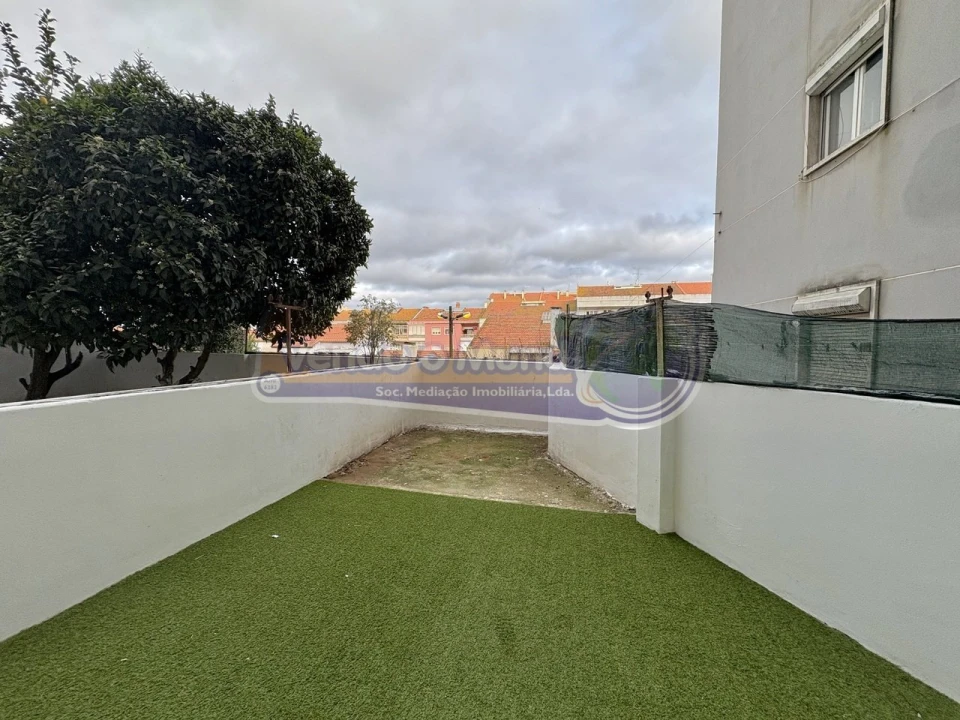 Apartamento T1 para Venda em Vila Franca de Xira Foto 12