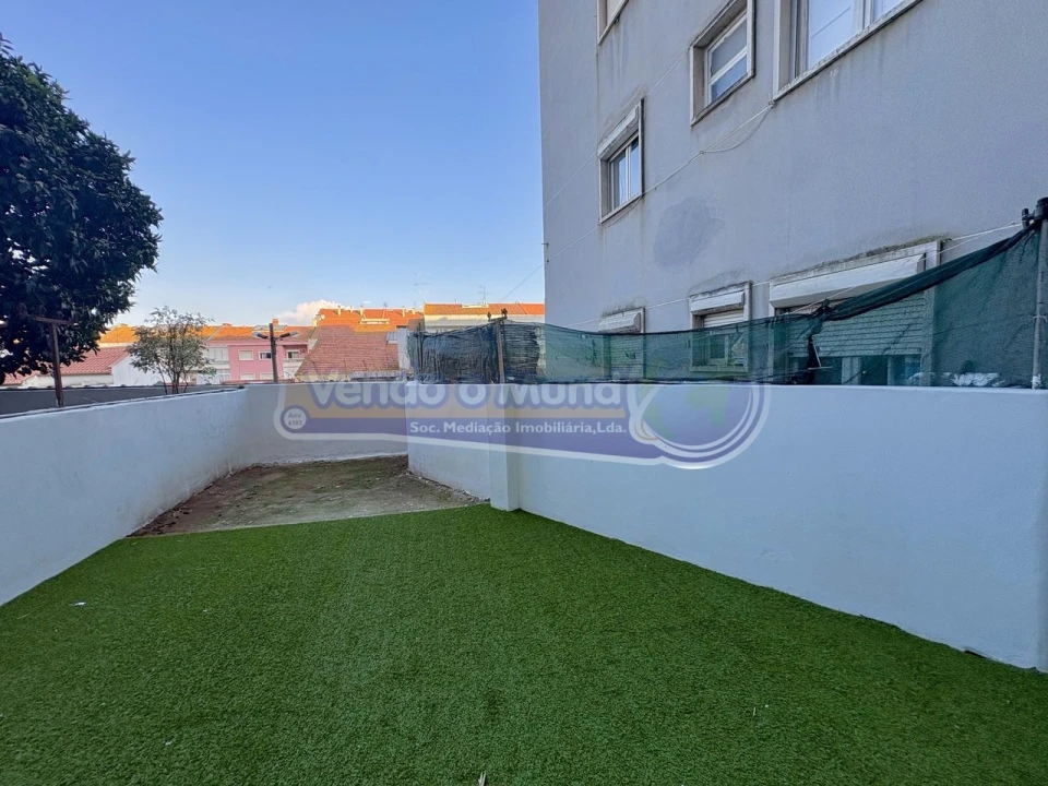 Apartamento T1 para Venda em Vila Franca de Xira Foto 6