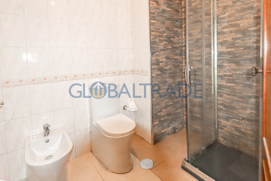 Apartamento T2 para Venda em Fânzeres e São Pedro da Cova Foto 15