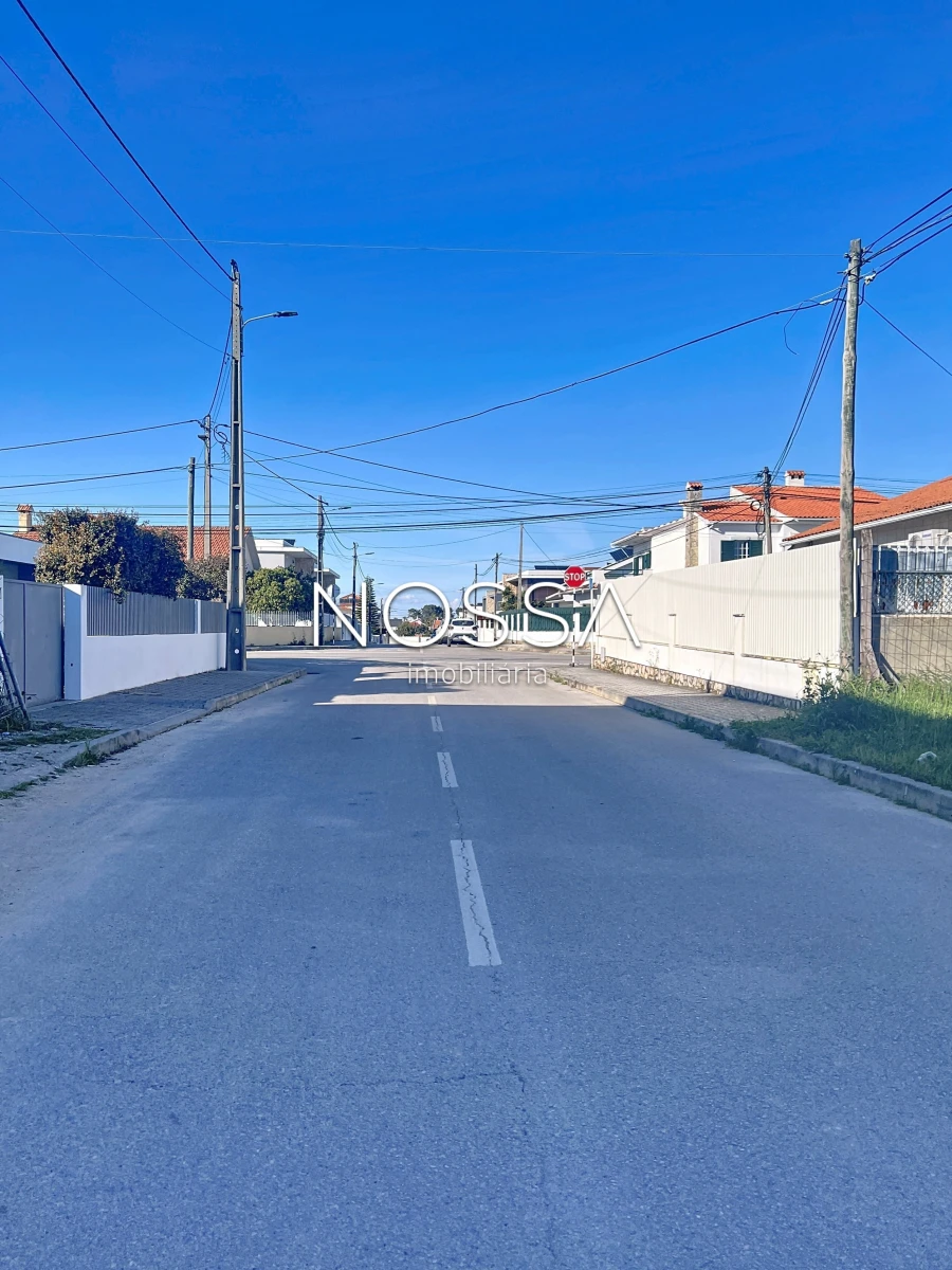 Moradia T4 para Venda em Fernao Ferro Foto 3