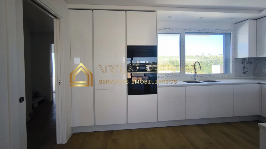 Moradia T4 para Venda em Caparica e Trafaria Foto 15