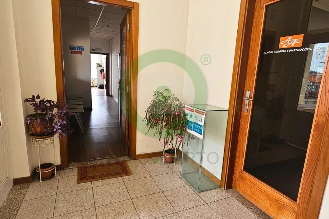 Loja para Venda em Valpaços e Sanfins Foto 4