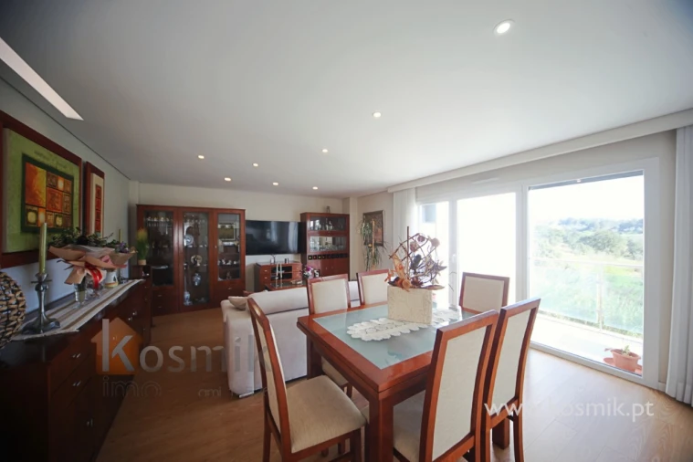 Apartamento T2 para Venda em Pontinha e Famões Foto 23