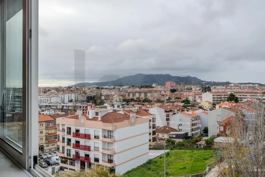 Apartamento T2 para Venda em Rio de Mouro Foto 10