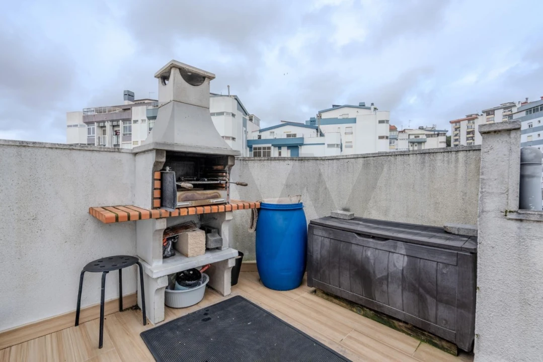 Apartamento T2 para Venda em Rio de Mouro Foto 13