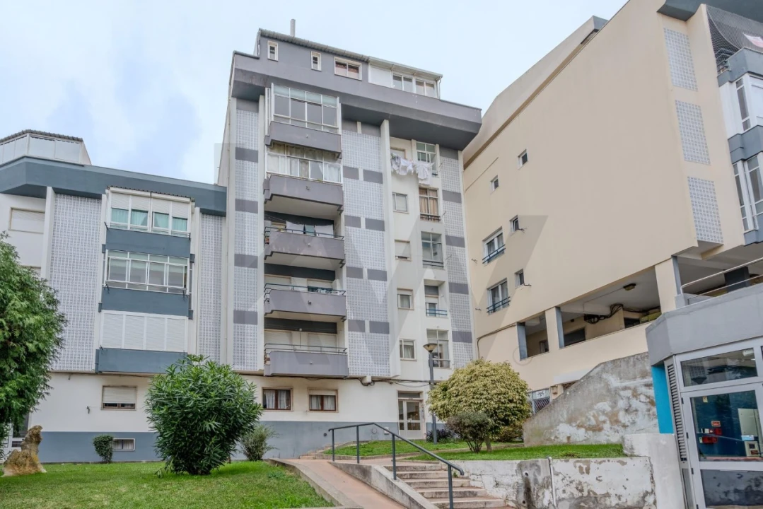 Apartamento T2 para Venda em Rio de Mouro Foto 40