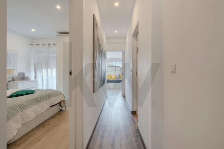 Apartamento T2 para Venda em Rio de Mouro Foto 30