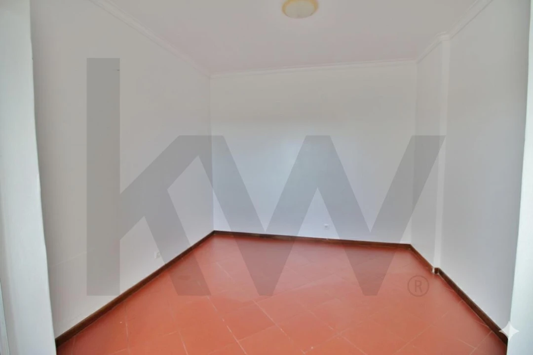 Apartamento T1 para Venda em Carcavelos e Parede Foto 11
