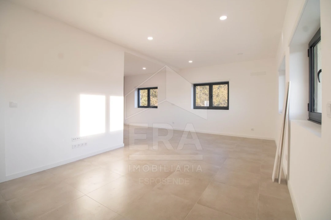 Moradia T4 para Venda em Subportela, Deocriste e Portela Susã Foto 2