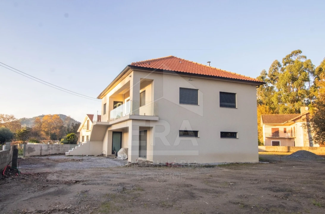 Moradia T4 para Venda em Subportela, Deocriste e Portela Susã Foto 17