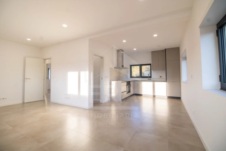 Moradia T4 para Venda em Subportela, Deocriste e Portela Susã Foto 4