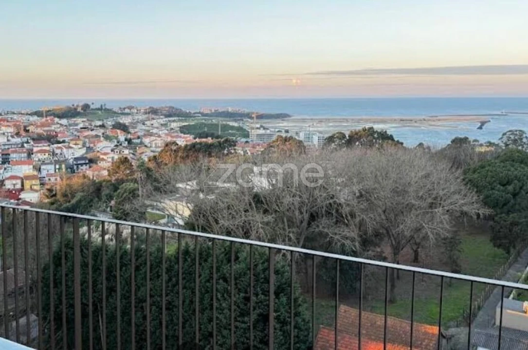 Apartamento T4 para Venda em Santa Marinha e São Pedro da Afurada Foto 1