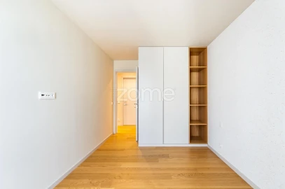 Apartamento T4 para Venda em Santa Marinha e São Pedro da Afurada