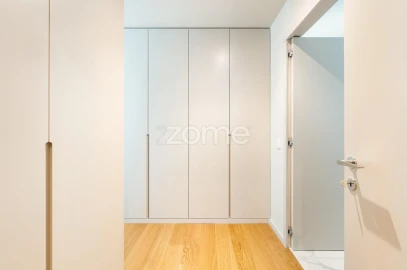 Apartamento T4 para Venda em Santa Marinha e São Pedro da Afurada