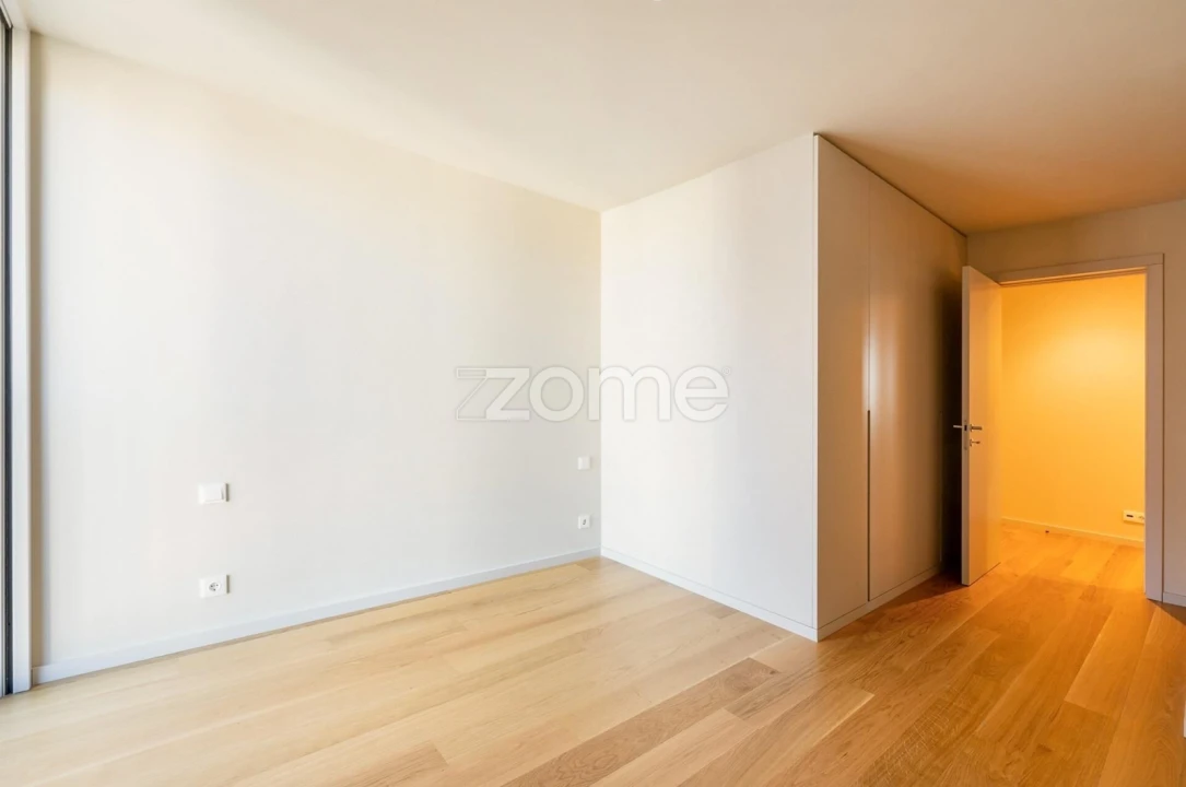Apartamento T4 para Venda em Santa Marinha e São Pedro da Afurada Foto 15