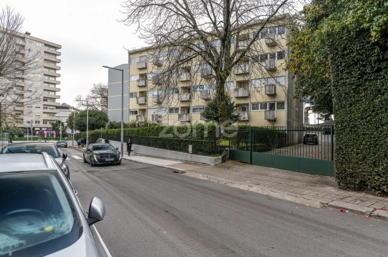 Apartamento T4 para Arrendamento em Ramalde Foto 3