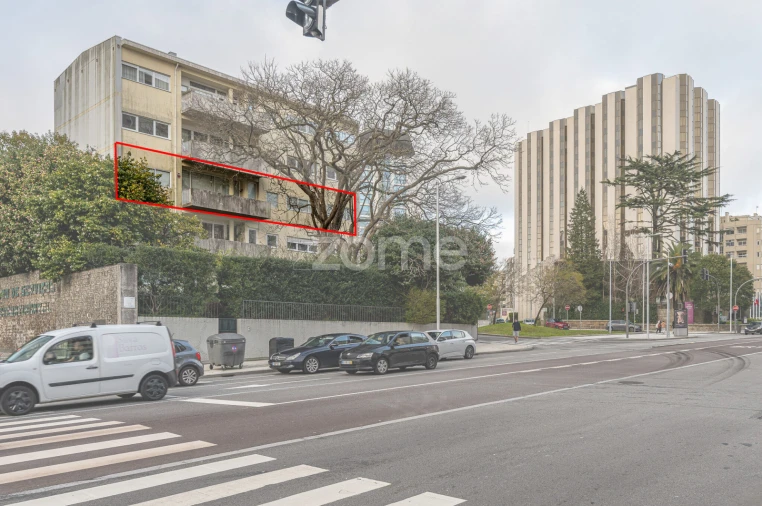 Apartamento T4 para Arrendamento em Ramalde Foto 2