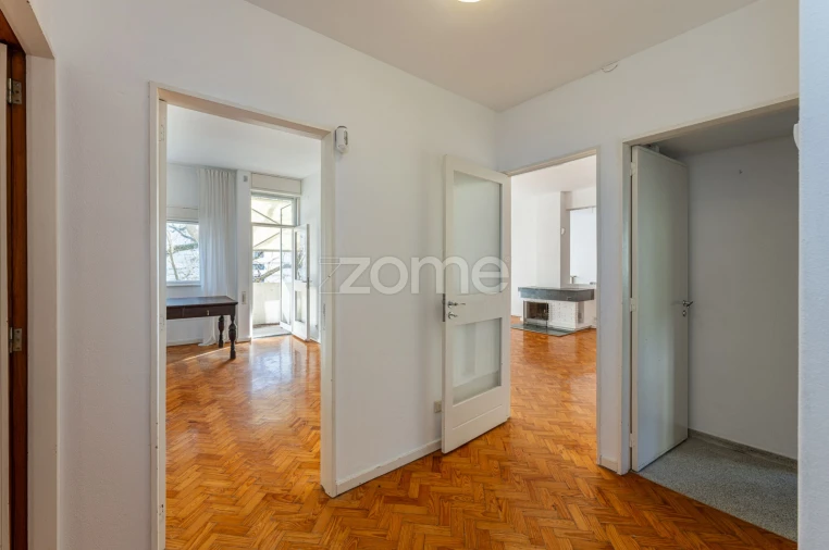 Apartamento T4 para Arrendamento em Ramalde Foto 7