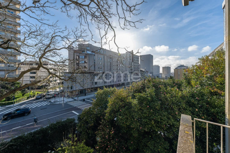 Apartamento T4 para Arrendamento em Ramalde Foto 21