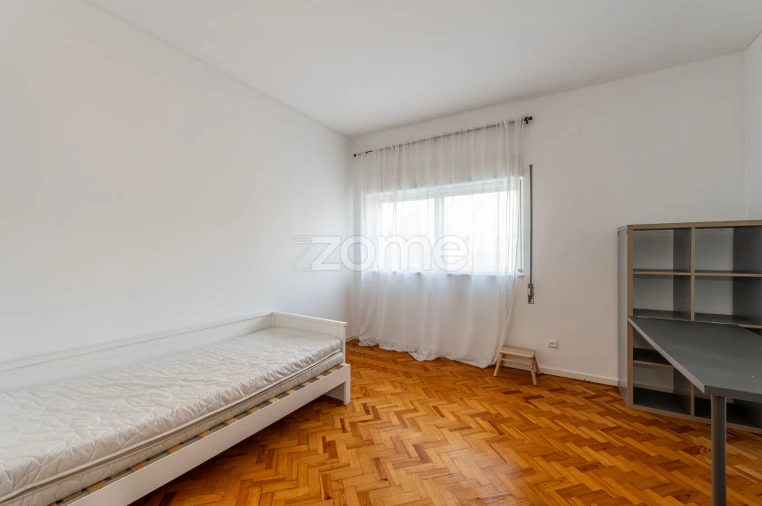 Apartamento T4 para Arrendamento em Ramalde Foto 33