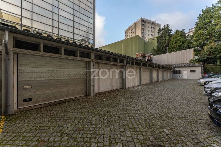 Apartamento T4 para Arrendamento em Ramalde Foto 39