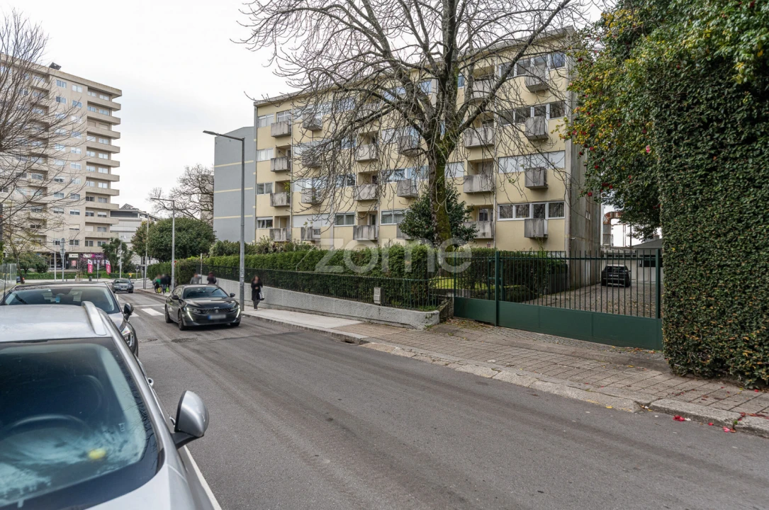 Apartamento T4 para Arrendamento em Ramalde Foto 3