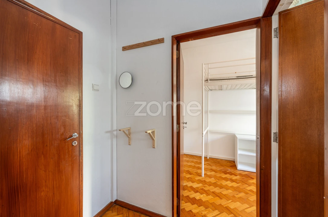 Apartamento T4 para Arrendamento em Ramalde Foto 13