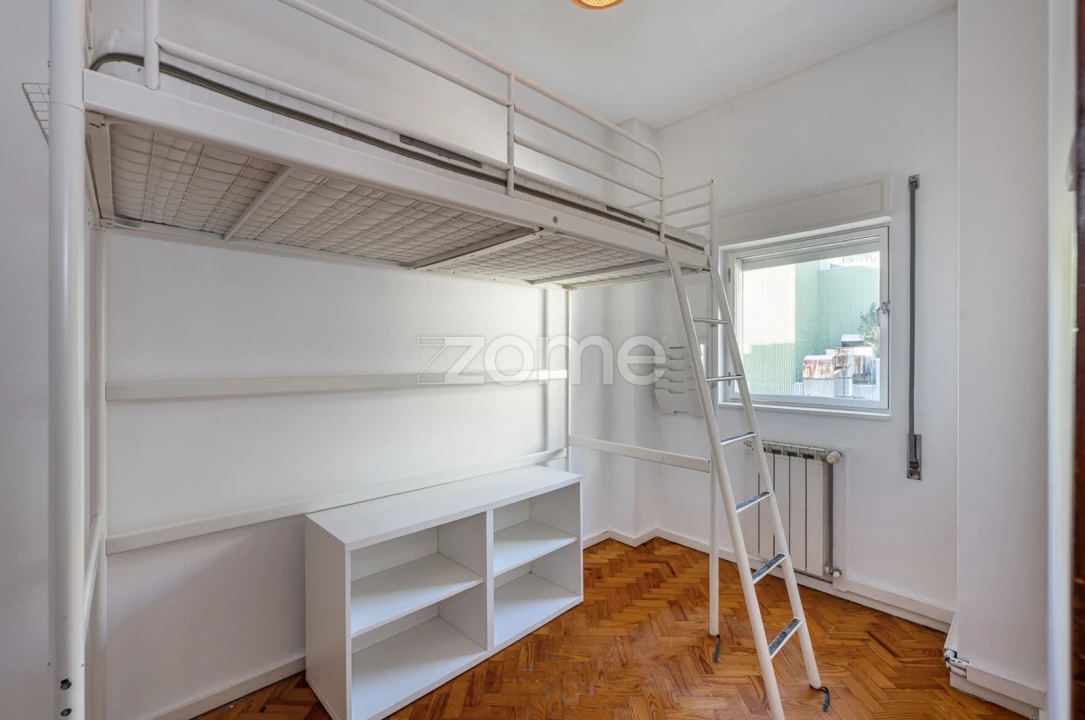 Apartamento T4 para Arrendamento em Ramalde Foto 14