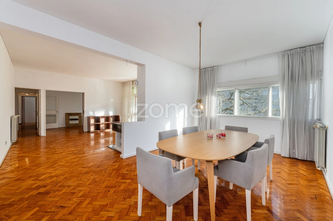 Apartamento T4 para Arrendamento em Ramalde Foto 16