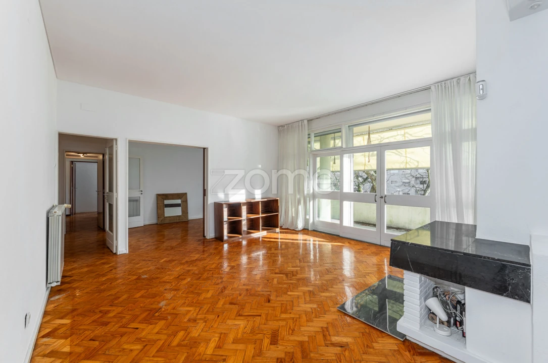 Apartamento T4 para Arrendamento em Ramalde Foto 17
