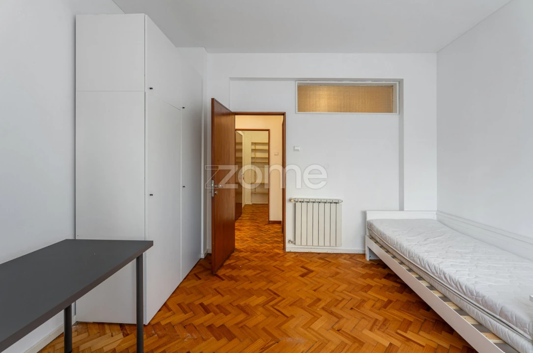 Apartamento T4 para Arrendamento em Ramalde Foto 34