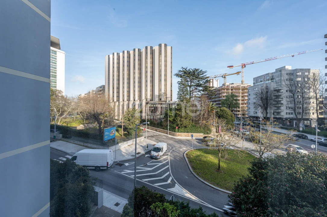 Apartamento T4 para Arrendamento em Ramalde Foto 38