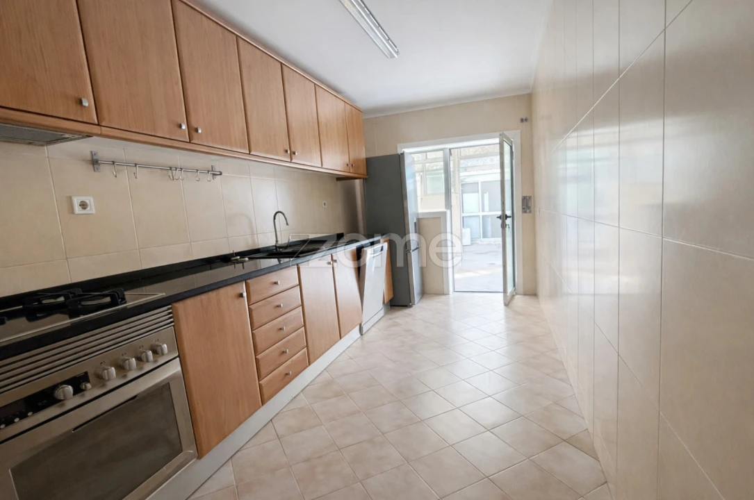 Apartamento T3 para Arrendamento em Custóias, Leça do Balio e Guifões Foto 4