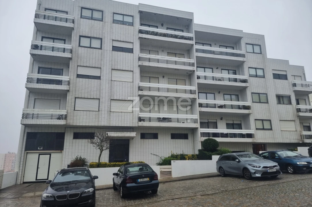 Terreno Comércio / Armazém para Venda em Gondomar (São Cosme), Valbom e Jovim Foto 1