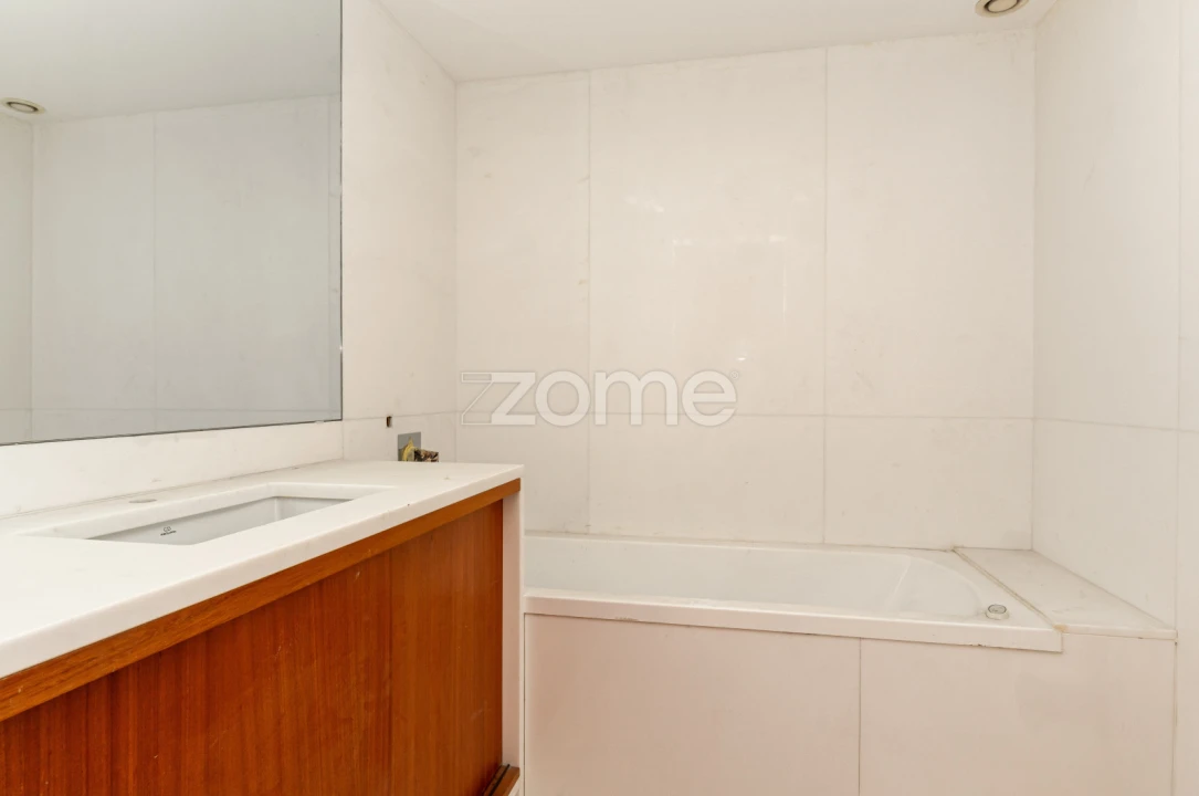 Apartamento T3 para Venda em Lordelo do Ouro e Massarelos Foto 24