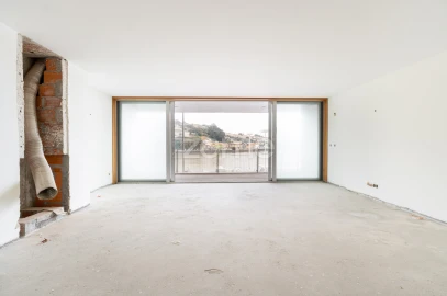 Apartamento T3 para Venda em Lordelo do Ouro e Massarelos