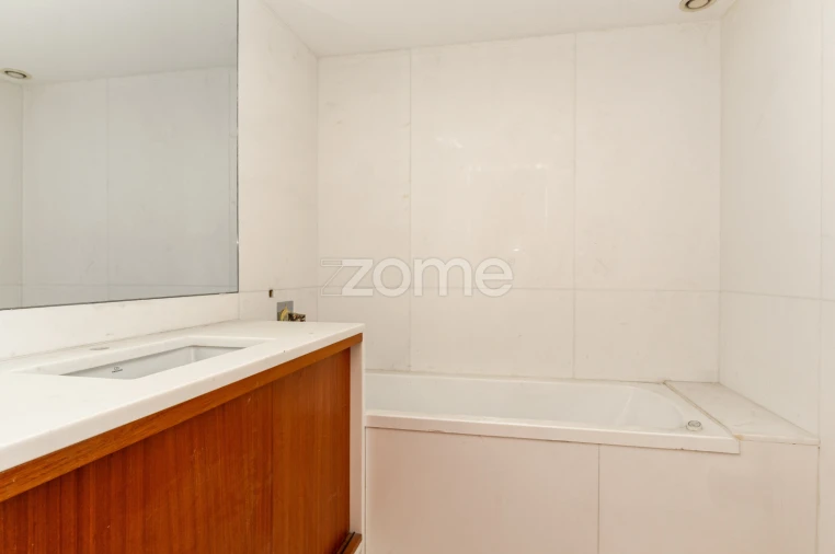 Apartamento T3 para Venda em Lordelo do Ouro e Massarelos Foto 24
