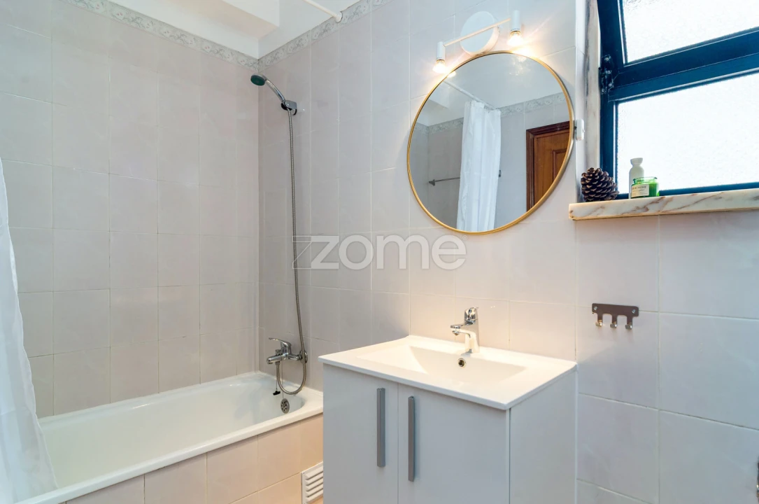 Apartamento T3 para Arrendamento em São Domingos de Rana Foto 9