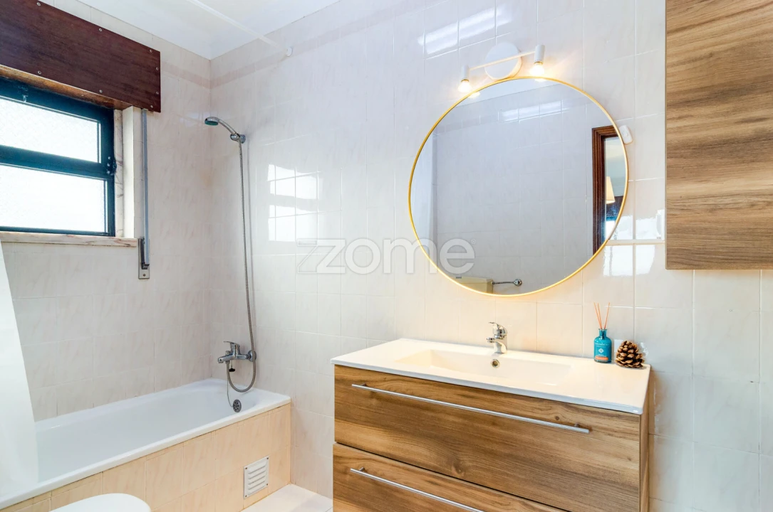 Apartamento T3 para Arrendamento em São Domingos de Rana Foto 11