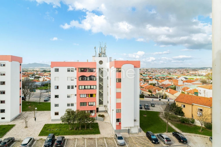 Apartamento T3 para Arrendamento em São Domingos de Rana Foto 14