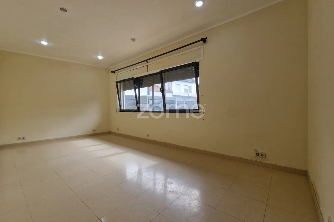 Apartamento T1 para Venda em Fajã de Baixo Foto 6