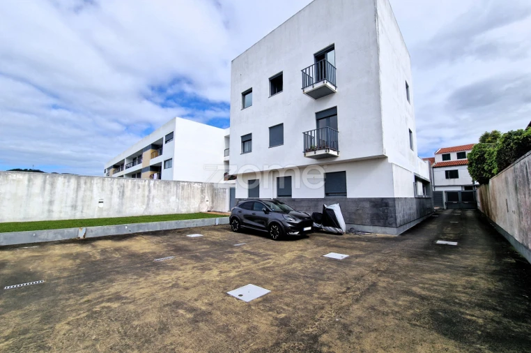 Apartamento T1 para Venda em Fajã de Baixo Foto 13