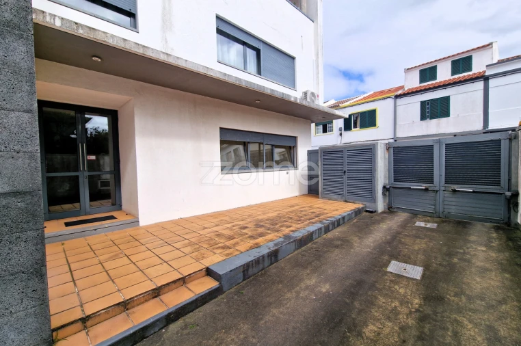 Apartamento T1 para Venda em Fajã de Baixo Foto 4