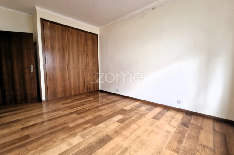 Apartamento T1 para Venda em Fajã de Baixo Foto 11