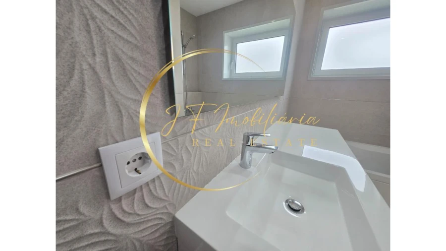 Moradia T4 para Venda em Aradas Foto 35