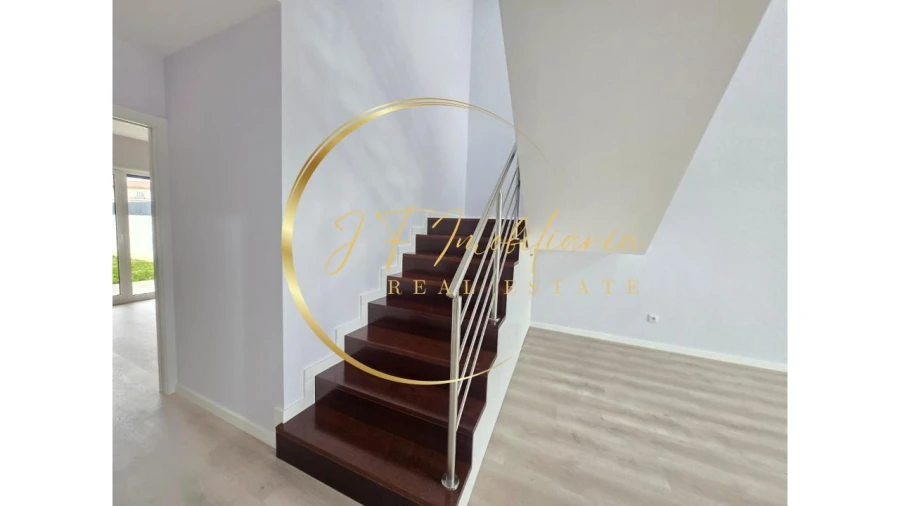 Moradia T4 para Venda em Aradas Foto 26