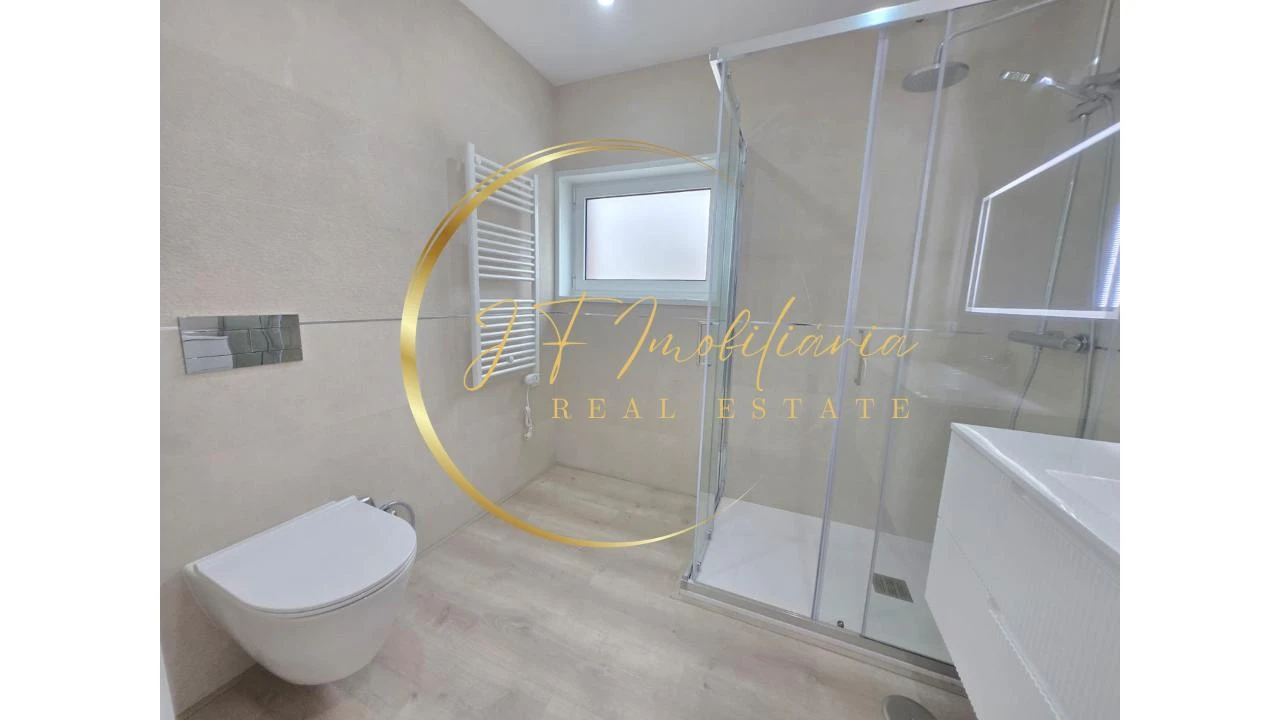 Moradia T4 para Venda em Aradas Foto 40