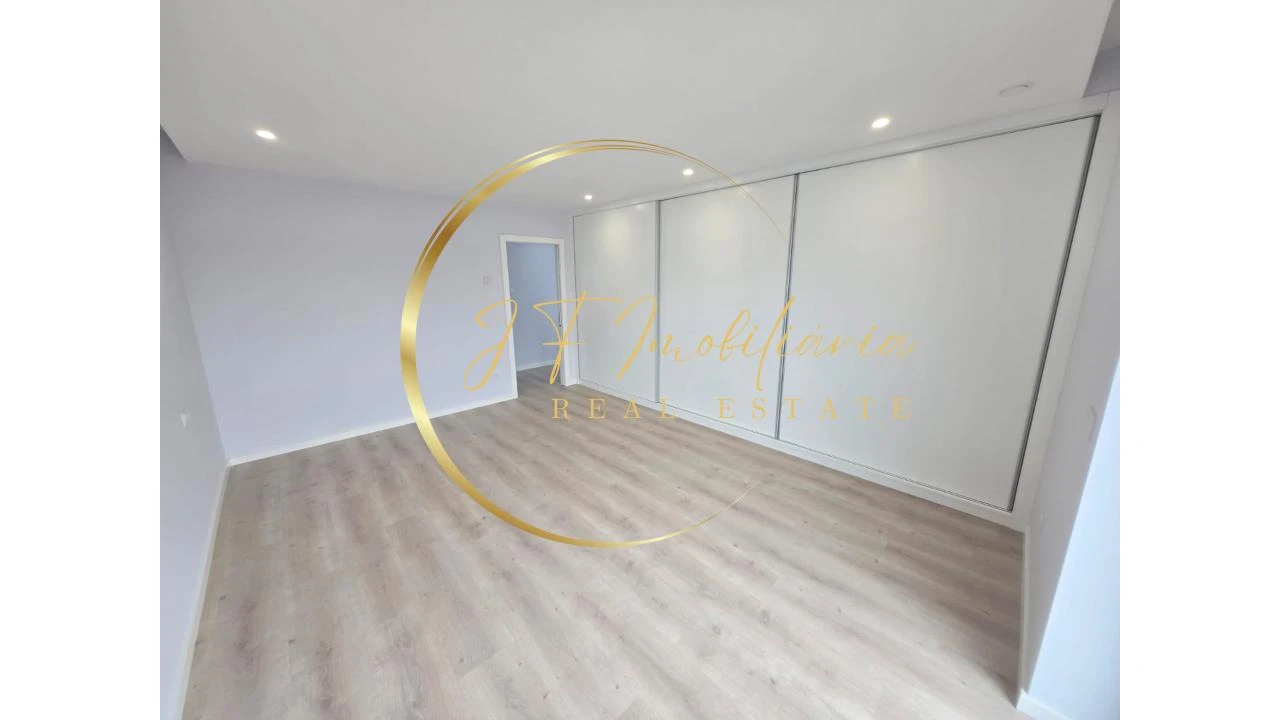 Moradia T4 para Venda em Aradas Foto 37