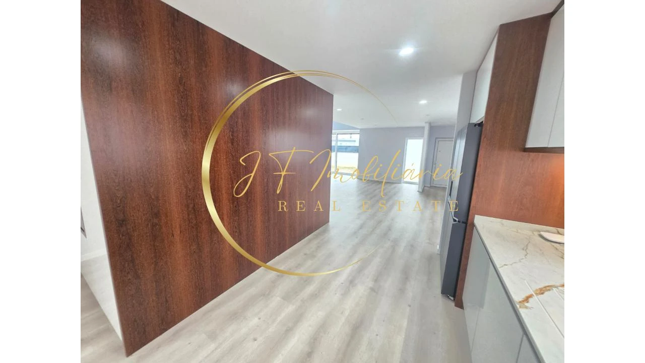 Moradia T4 para Venda em Aradas Foto 21