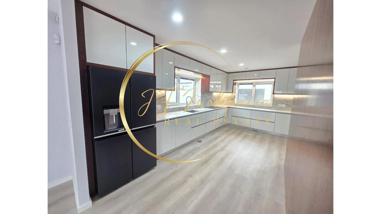 Moradia T4 para Venda em Aradas Foto 14